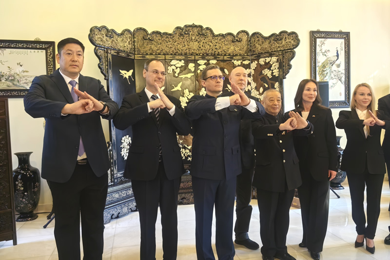 中外新闻社高层出席俄罗斯大使馆活动